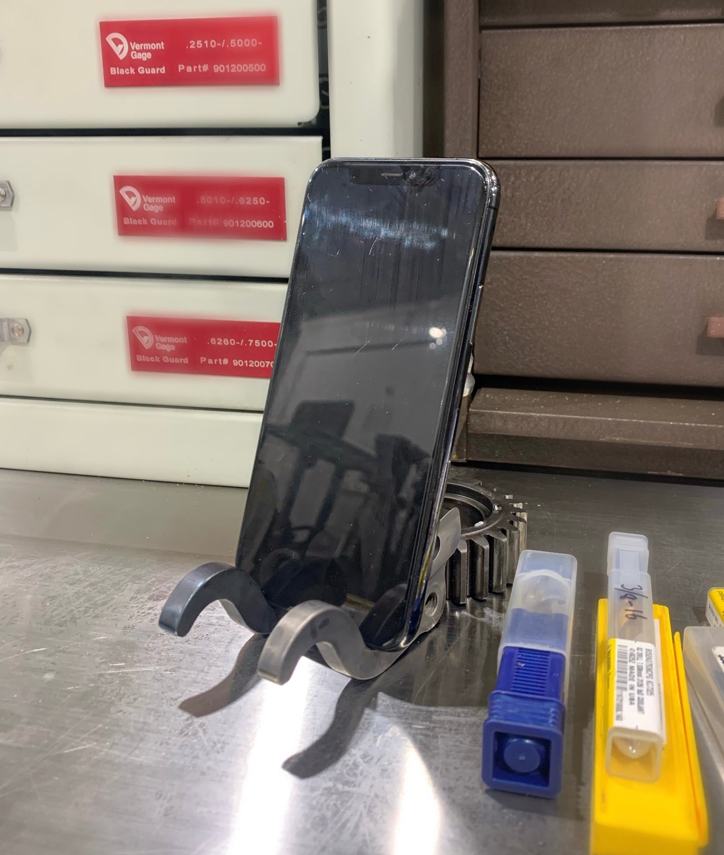 Lever Up Phone Stand